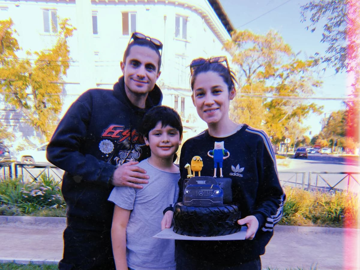 La expareja junto a su hijo. Foto: Instagram.