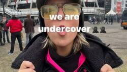 Novia de Santiago Giménez puso en riesgo su vida en el Ajax vs Feyenoord y contó su experiencia