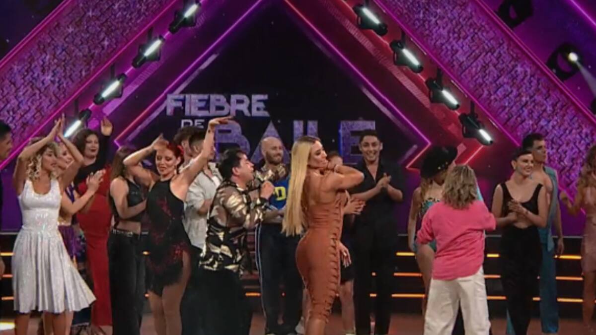 ¿Nueva baja en Fiebre de Baile? Polémica concursante fue vista en la clínica y peligra su estadía en el estelar