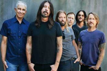 Foo Fighters presenta a Josh Freese como su nuevo baterista tras la muerte de Taylor Hawkins