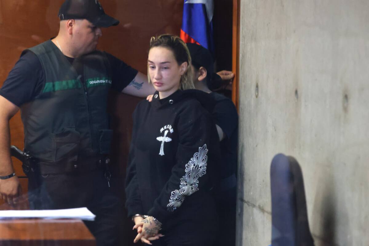 La cantante fue formalizada. (FOTO: JONNATHAN OYARZUN/ATON CHILE)