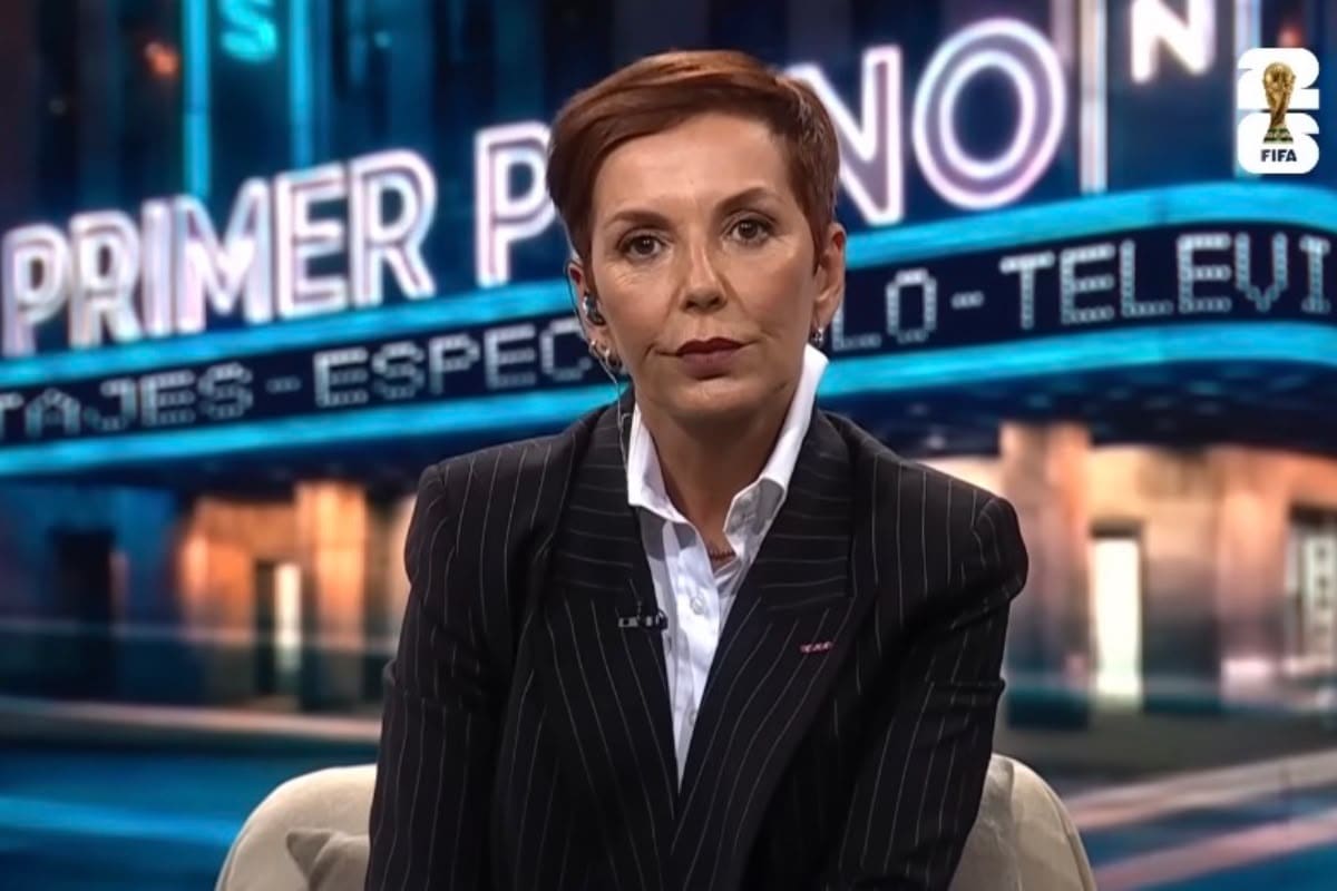 En Primer Plano despidiendo a dos mujeres del equipo.
Foto: Captura @Chilevision