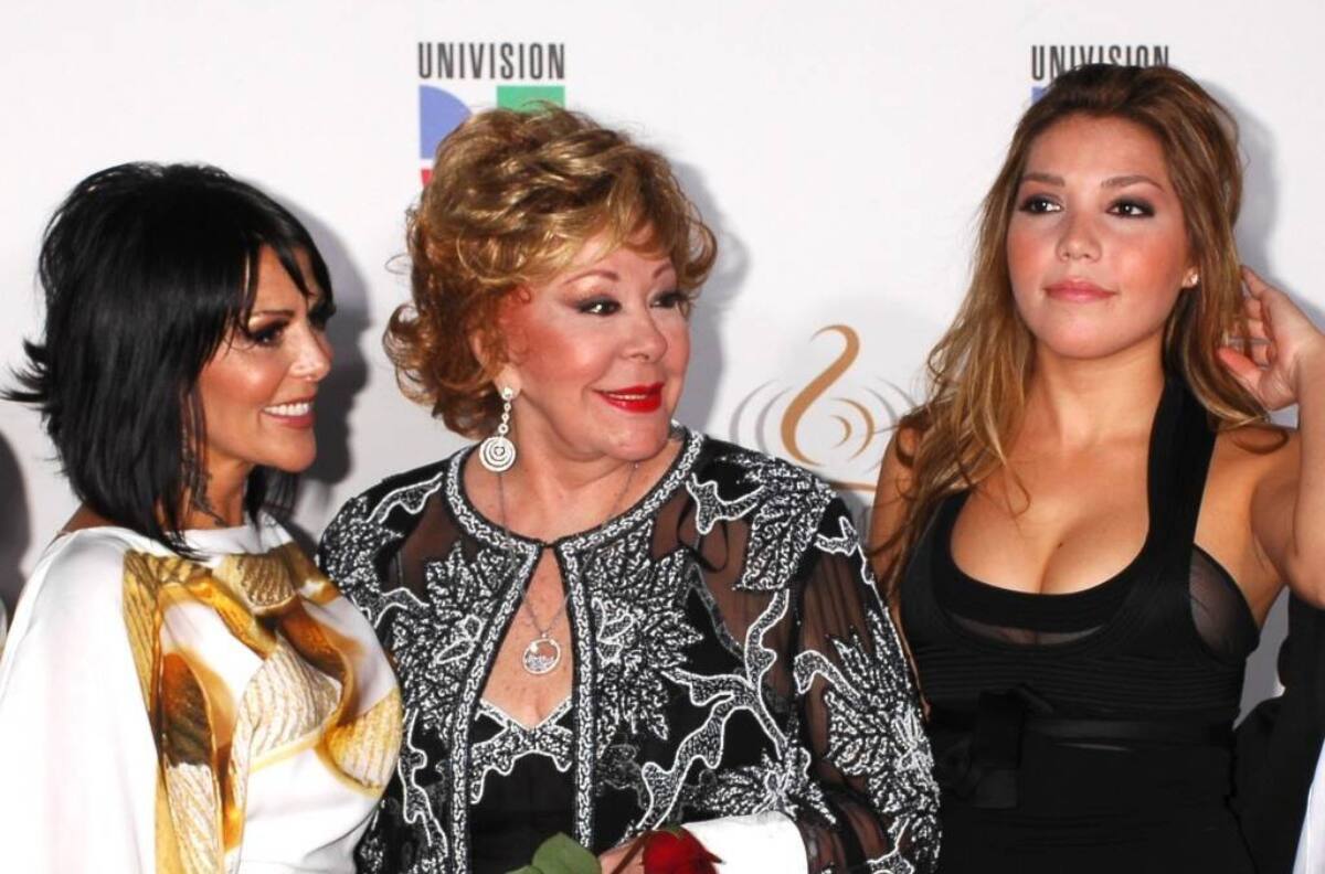 Frida Sofía revela que Michelle Salas también le robo a su abuela, Silvia Pinal
