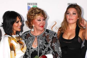 Frida Sofía revela que Michelle Salas también le robo a su abuela, Silvia Pinal