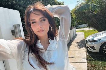 Hija de José Luis Rodríguez “El Puma” marca la tendencia para el verano en traje de baño