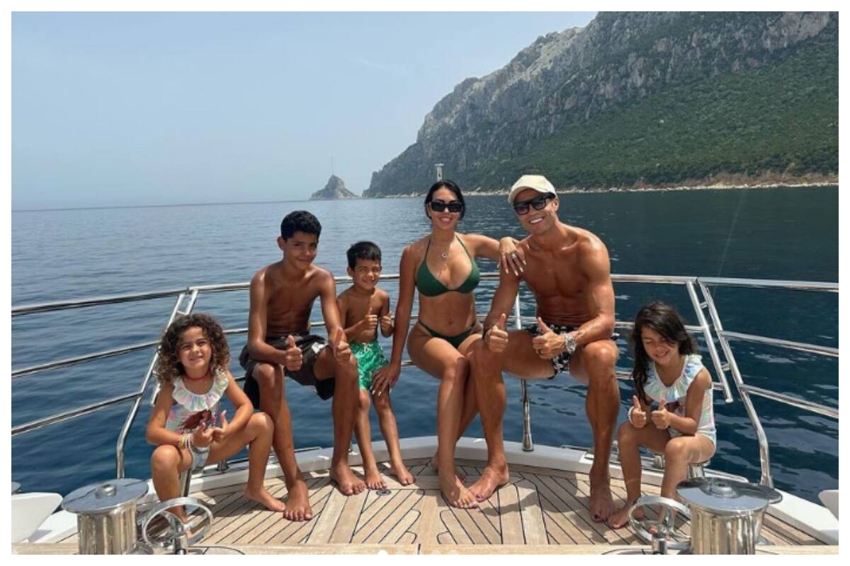 Georgina Rodríguez junto a Cristiano Ronaldo y cuatro de sus cinco hijos: Cristiano jr, Eva, Mateo y Alana Martina Solo falta Esmeralda.