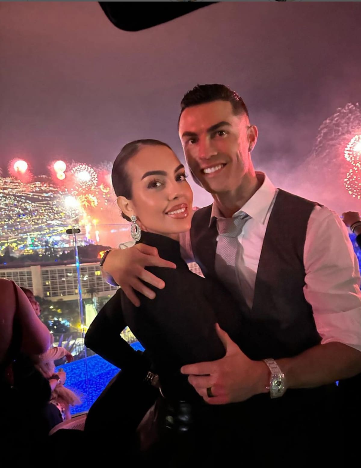 Georgina Rodríguez y Cristiano Ronaldo lucieron estos espectaculares looks en su celebración. Foto: Instagram Georgina Rodríguez.