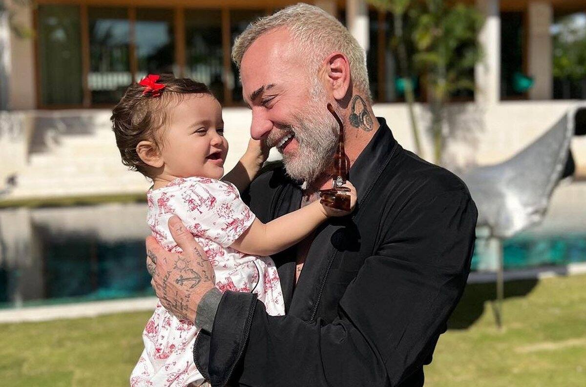 Gianluca Vacchi dedica conmovedor mensaje a su hija Blu tras la pérdida de su madre