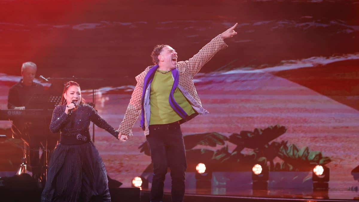 Llenan de críticas a Mega y José Antonio Neme por este motivo: a Gloria Estefan no le importó y lo subió al escenario