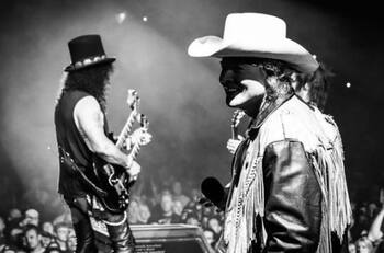 Guns N' Roses retoma los conciertos en vivo y presenta Absurd, tema inédito