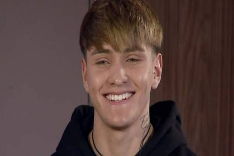 Hans Valdés regaloneó a su familia