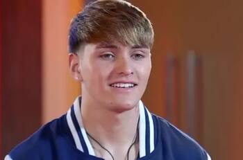 Hans Valdés se lució y repartió regalos de Navidad en hogar de menores