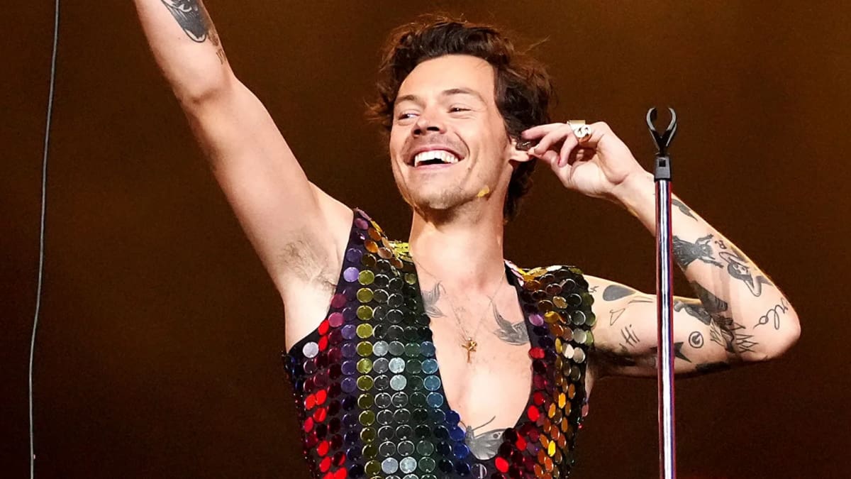 Dejó atrás sus rizos: Harry Styles sorprende con radical cambio de look