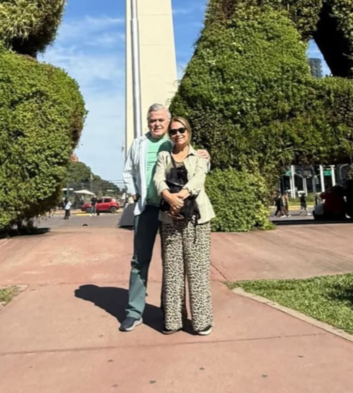 El abogado presentó a su nueva pareja.