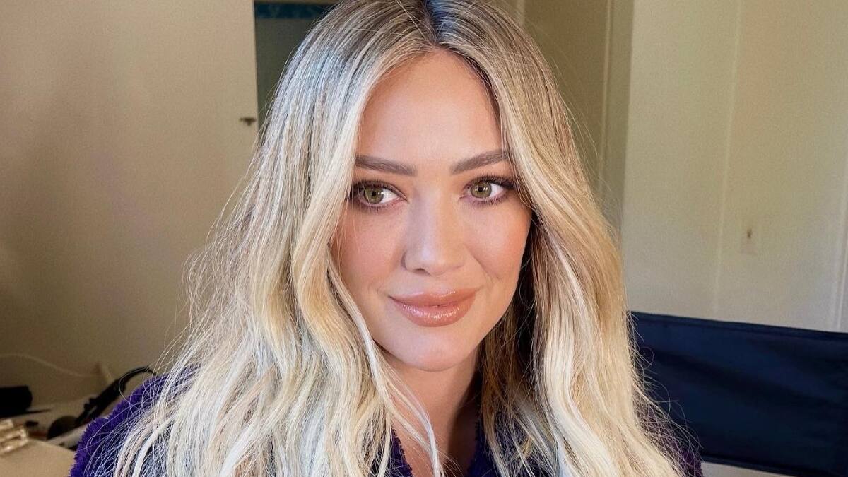 “No se habla de Bruno”: Ni Hilary Duff pudo resistirse al “encanto” de la canción