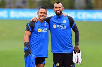 “Para que los periodistas aprendan...”: La desaforada defensa de Arturo Vidal a Alexis Sánchez