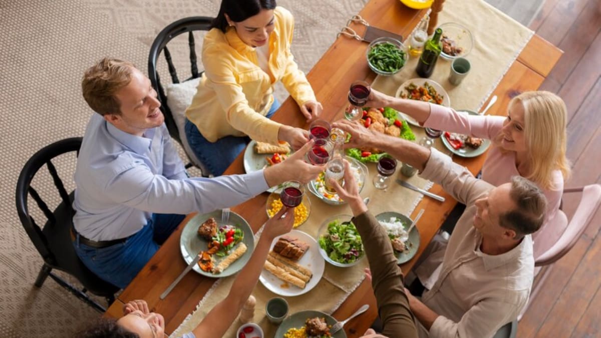Interpretación de sueños: ¿Qué significa soñar con un banquete familiar?
