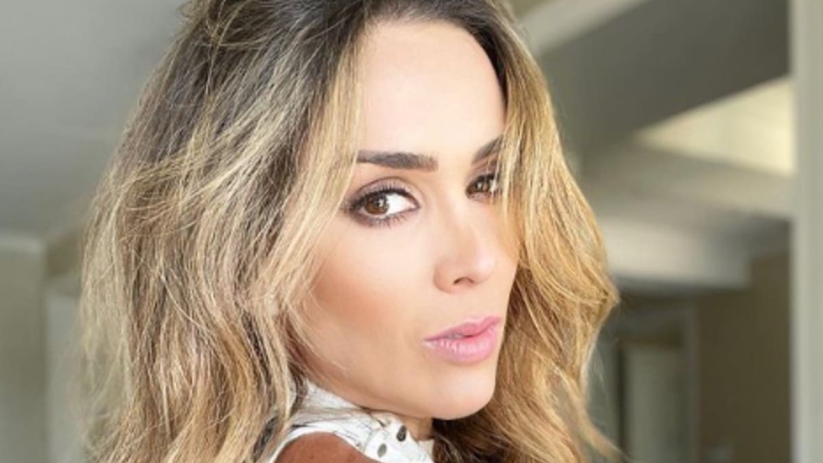 Jacky Bracamontes lució radiante en un vestido de charlestón en "Así se baila"