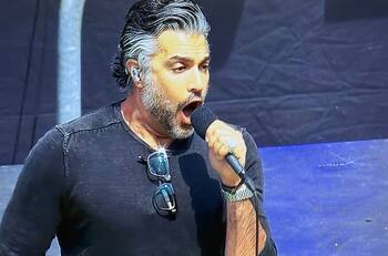 Jaime Camil fue inspiración para varios memes tras interpretar el himno de EEUU en la Nascar