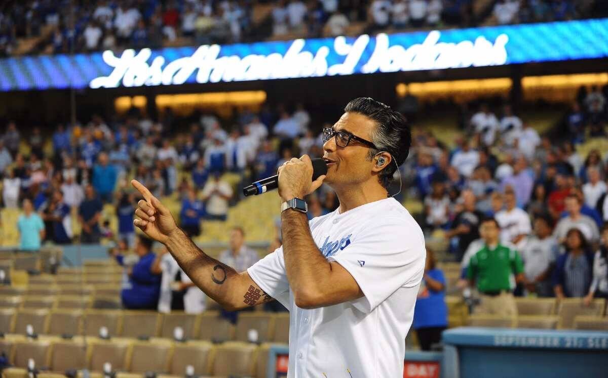 jaime camil Interpreta Himno Nacional de EUA - Créditos: Instagram