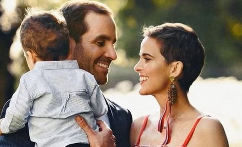 juntos a su hijo. Créditos: Instagram