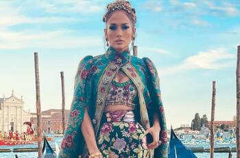 Jennifer Lopez lució espectacular en el desfile de Dolce & Gabbana