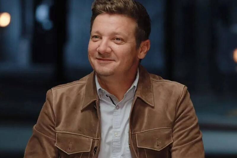 Jeremy Renner camina por primera vez tras el accidente en la nieve - Créditos: Instagram