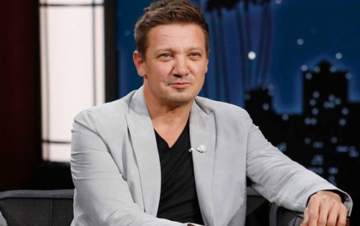 Jeremy Renner El actor ha acudido acompañado de sus familiares.
- Créditos: Captura Jimmy Fallon en Instagram