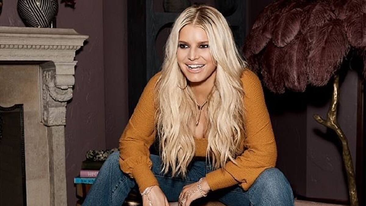 Jessica Simpson habla sobre su lucha contra el alcoholismo y comparte foto de una "versión irreconocible de mí misma"