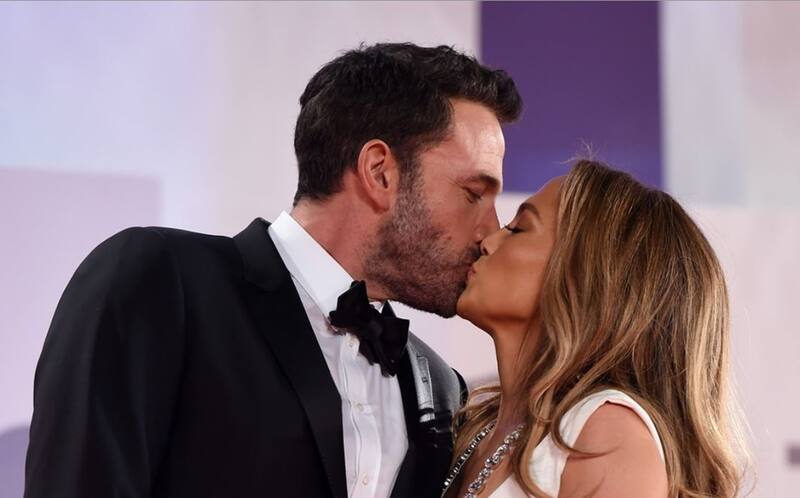 JLo y Ben Affleck - Créditos: Revista Glamour