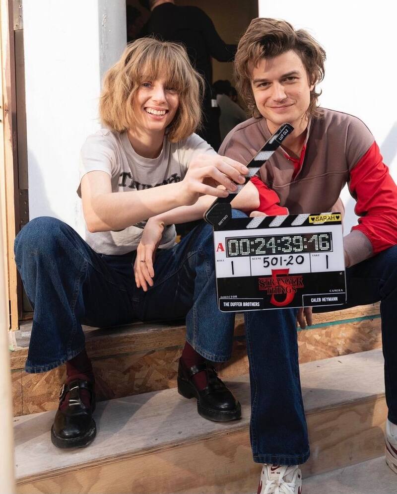 Joe Keery y Maya Hawke en el primer día de grabaciones de la última temporada de "Stranger Things".