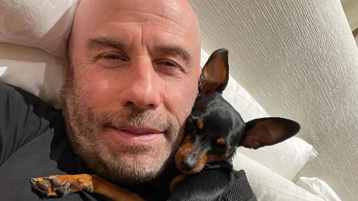 ¿Por qué existen rumores de que John Travolta es gay?