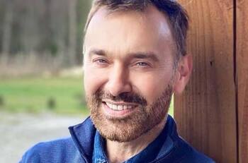 “Se me fueron las arrugas”: Jordi Castell se sometió a un rejuvenecimiento de cuello