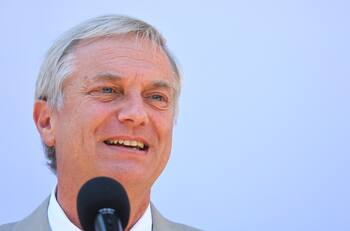 Contados con los dedos de la mano: Los desconocidos apoyos que José Antonio Kast recibió desde el mundo del espectáculo para estas elecciones