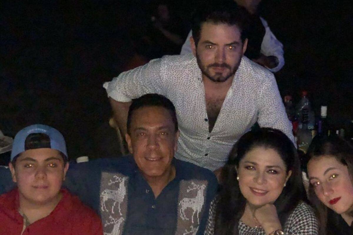 José Eduardo Derbez ha llamado papá a Omar Fallad ¿Que pensará Eugenio Derbez
