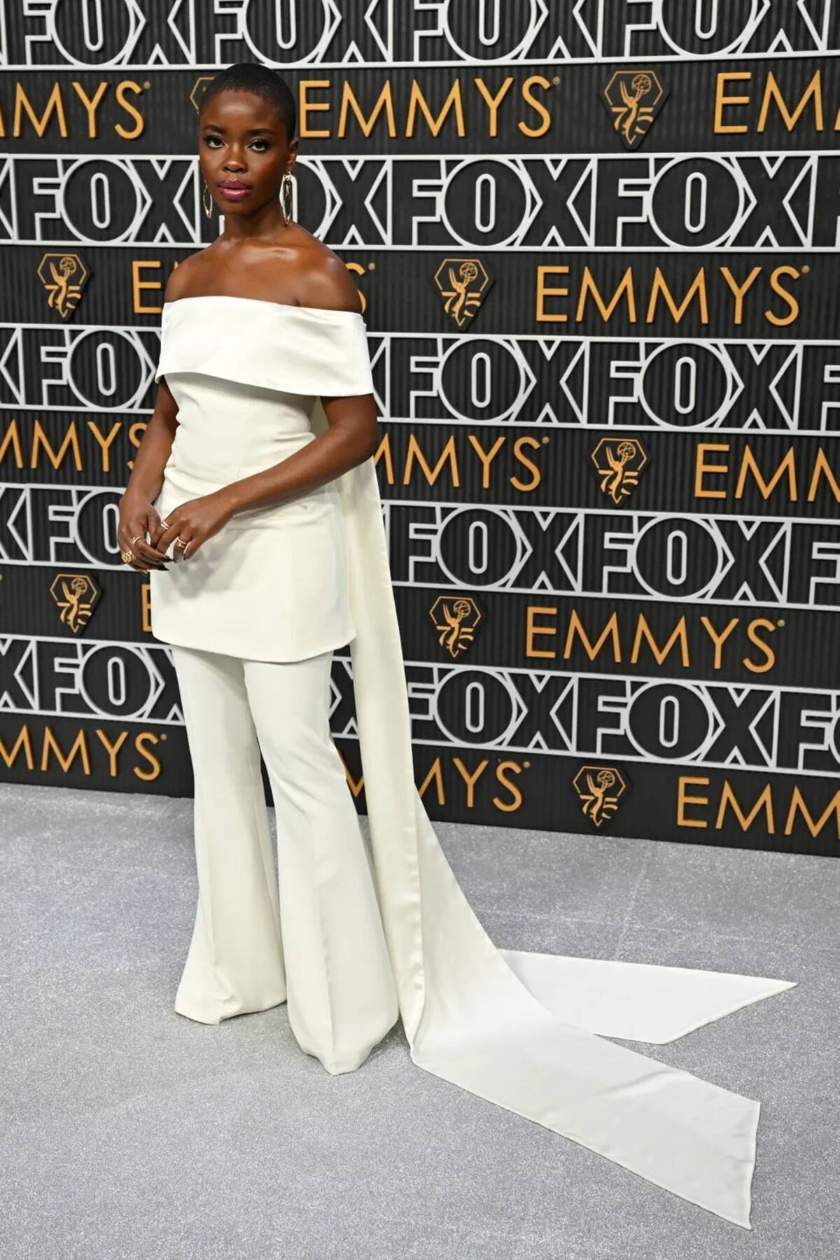 Joy Sunday lució un conjunto de dos piezas.