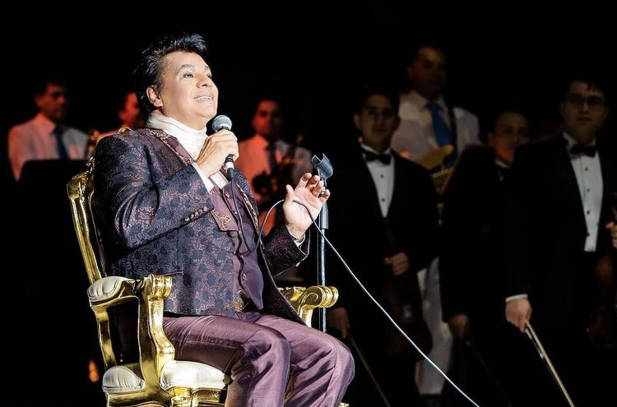Acta de defunción de Juan Gabriel es mostrada por Silvia Urquidi