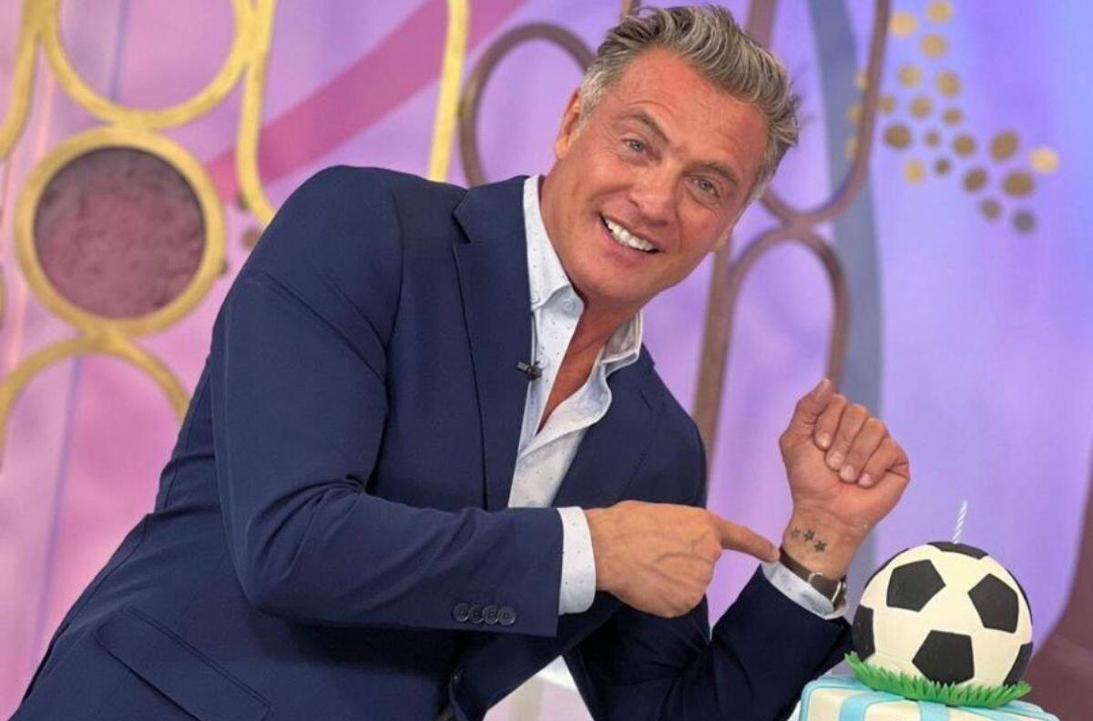 ¿Por comentarios que le hizo a las piernas de Mónica Noguera? Juan Soler se despide del programa “Sale el Sol”