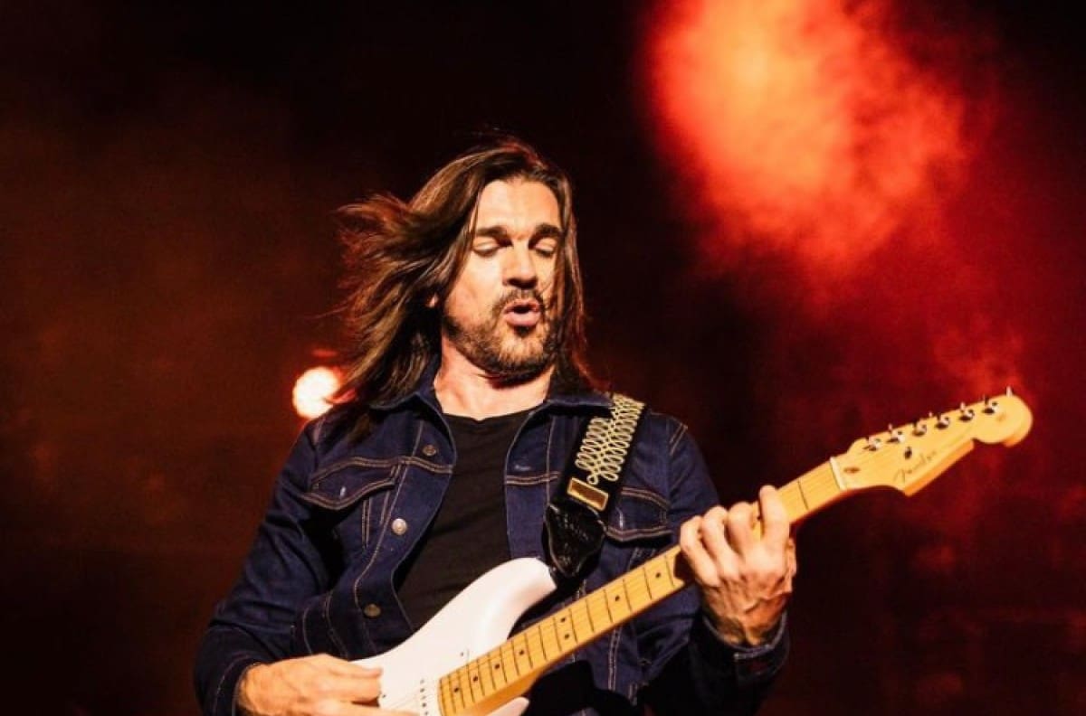 Dante, hijo de Juanes le roba cámara a su padre por su belleza, tras participar juntos en un video