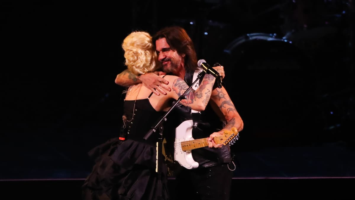 “Lo invité hoy, pero...”: Mon Laferte explica por qué Juanes no cantó “Amárrame” con ella en Viña 2026