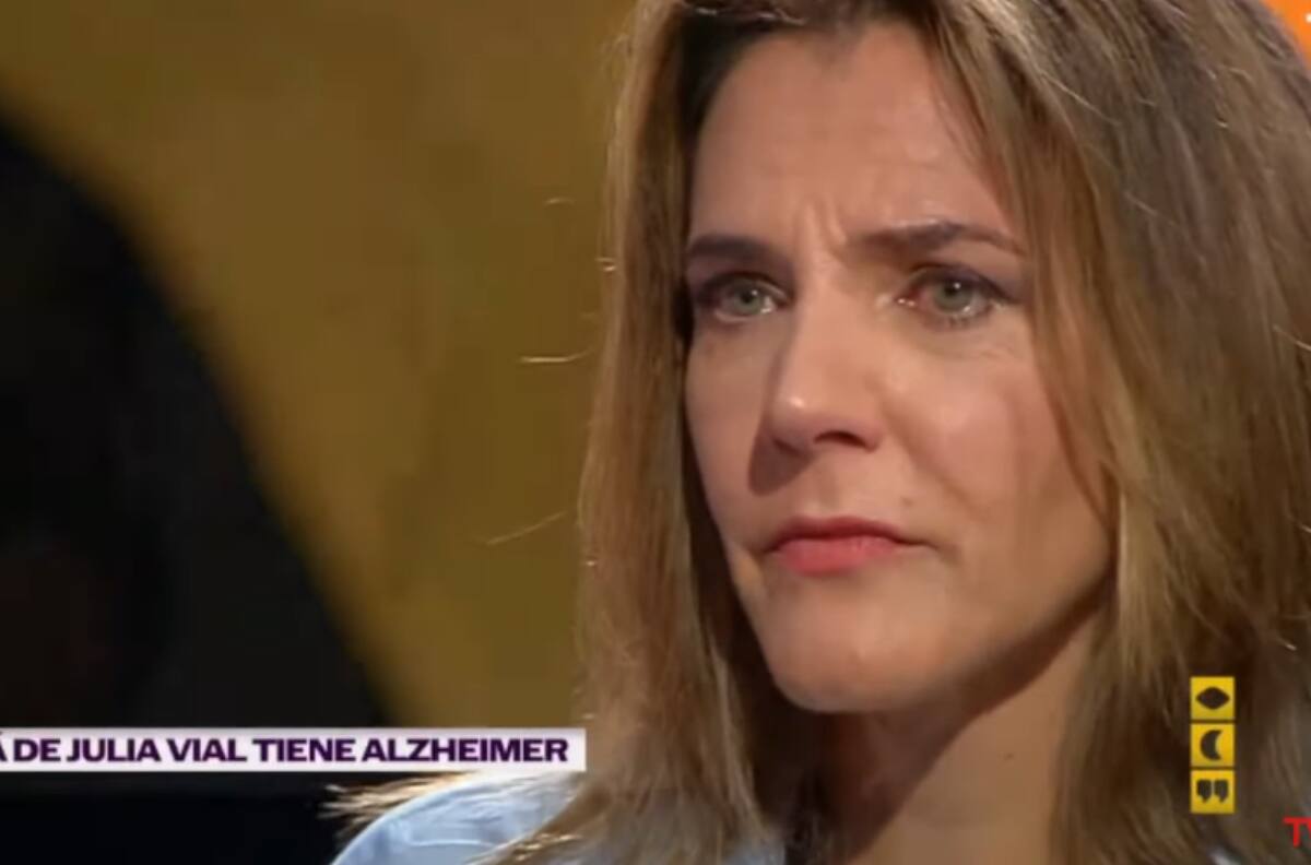 "Para mis hijos es más complejo": Julia Vial se emociona al hablar de la dura enfermedad que afecta a su madre