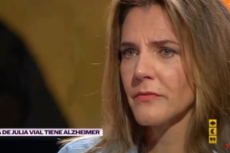 Julia Vial La animadora contó lo difícil que ha sido lidiar con el Alzheimer que tiene su madre.  - Créditos: TVN