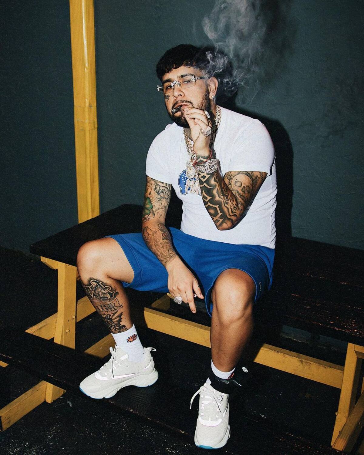 Julianno Sosa con tobillera electrónica.