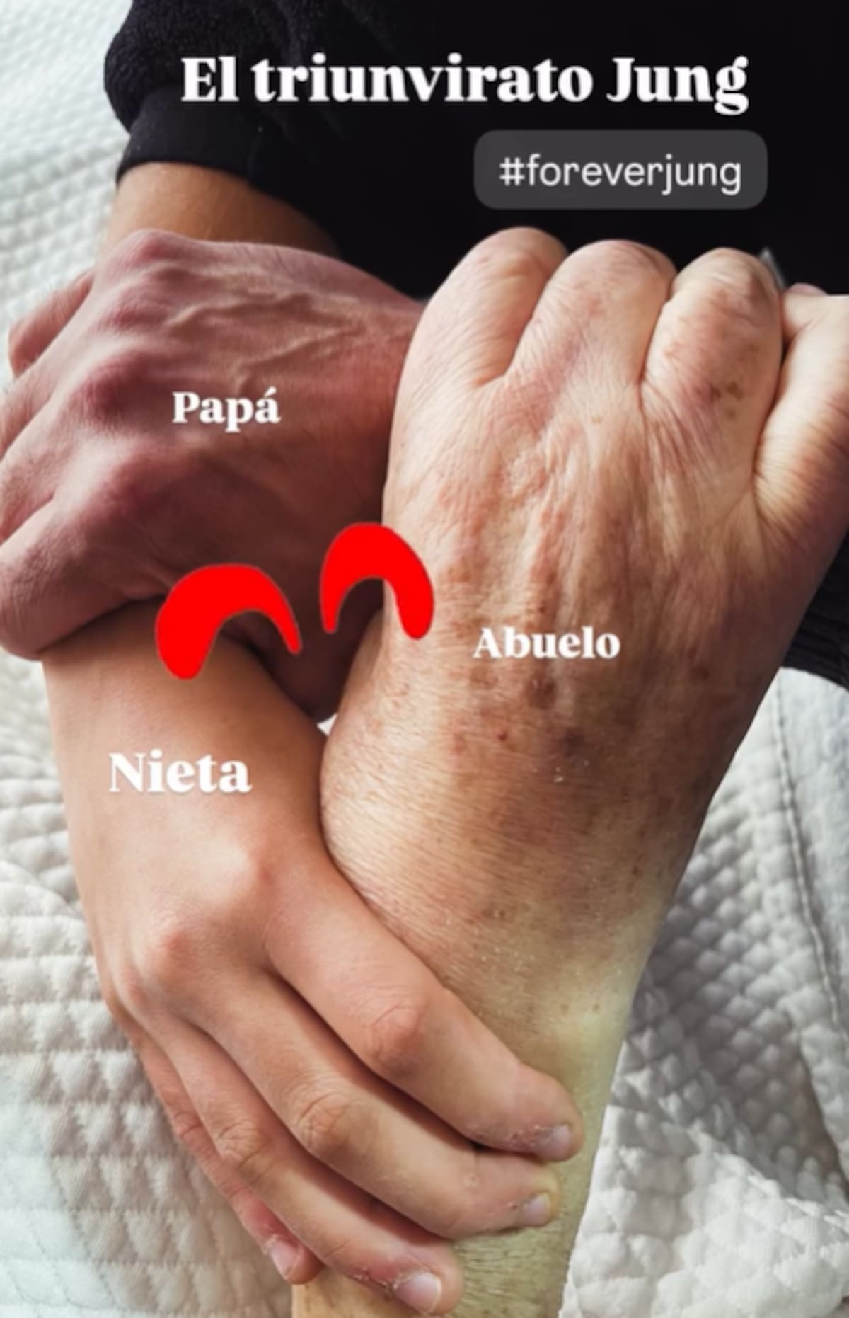 Y una especial foto junto a su padre. Foto: Instagram.