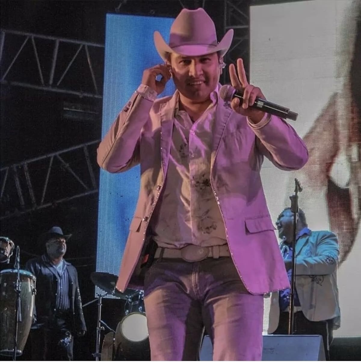 Julión Álvarez Continua la investigación tras ser señalado por Estados Unidos como prestanombres - Créditos: Instagran: @julionalvarez