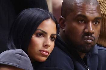 Chaney Jones, la novia de Kanye West, se tatúa por amor el nombre del rapero