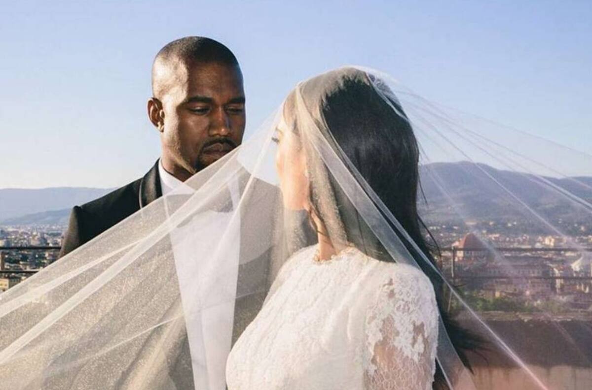 Kim Kardashian se viste (otra vez) de novia para el lanzamiento de Kanye West