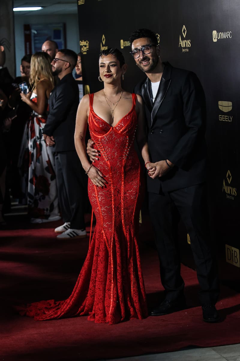 La pareja se lució en los Copihue de Oro.
(Diego Martin /Aton Chile)