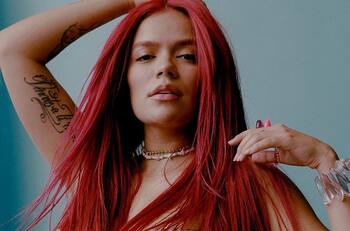 Karol G habla de las canciones llenas de "enojo, tristeza y mal amor" que escribió para su disco