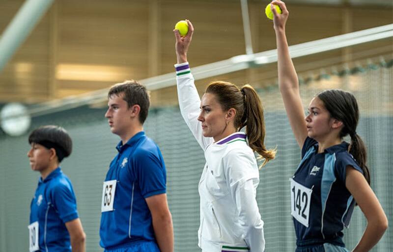 La princesa de Gales, junto con Roger Federer, rinde homenaje a los recogepelotas de Wimbledon en un video.